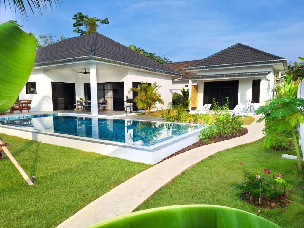 Villa Et Bungalow Baan Joan Khao Lak Eksteriør billede